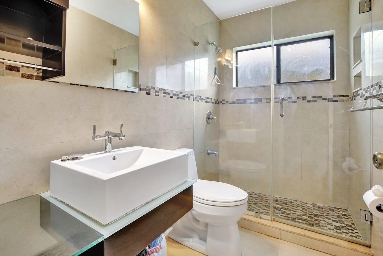 1541 Southwest 102nd Terrace #1541 - Photo 4 of 50