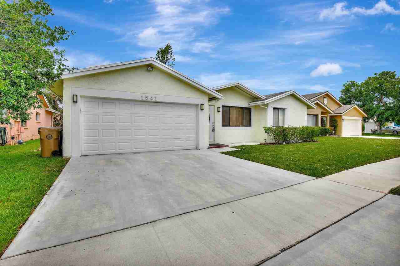 1541 Southwest 102nd Terrace #1541 - Photo 7 of 50