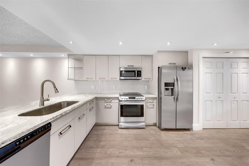 800 East Cypress Lane #800-206 - Photo 3 of 33