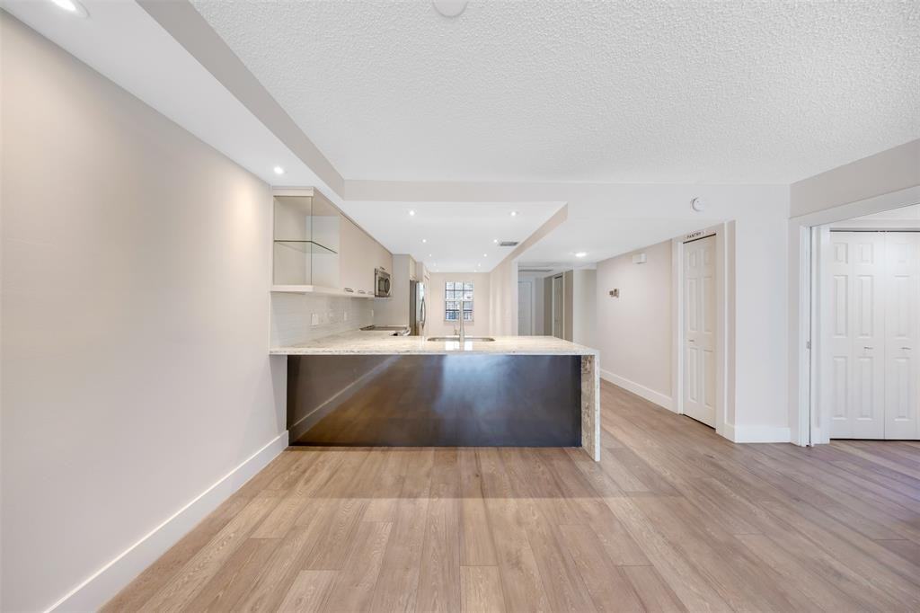 800 East Cypress Lane #800-206 - Photo 7 of 33