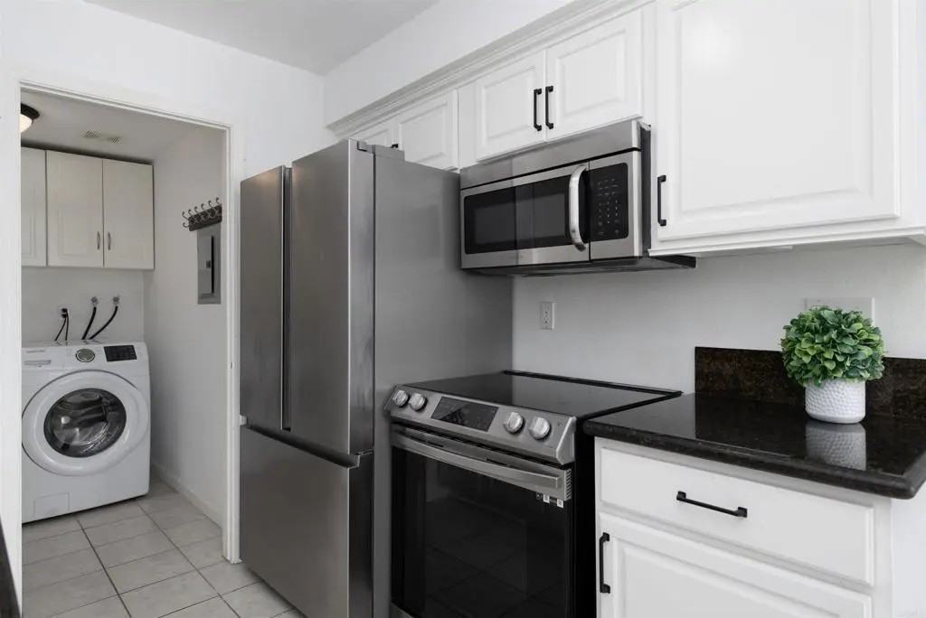 4273 Rockport Bay Way #NA - Photo 3 of 16