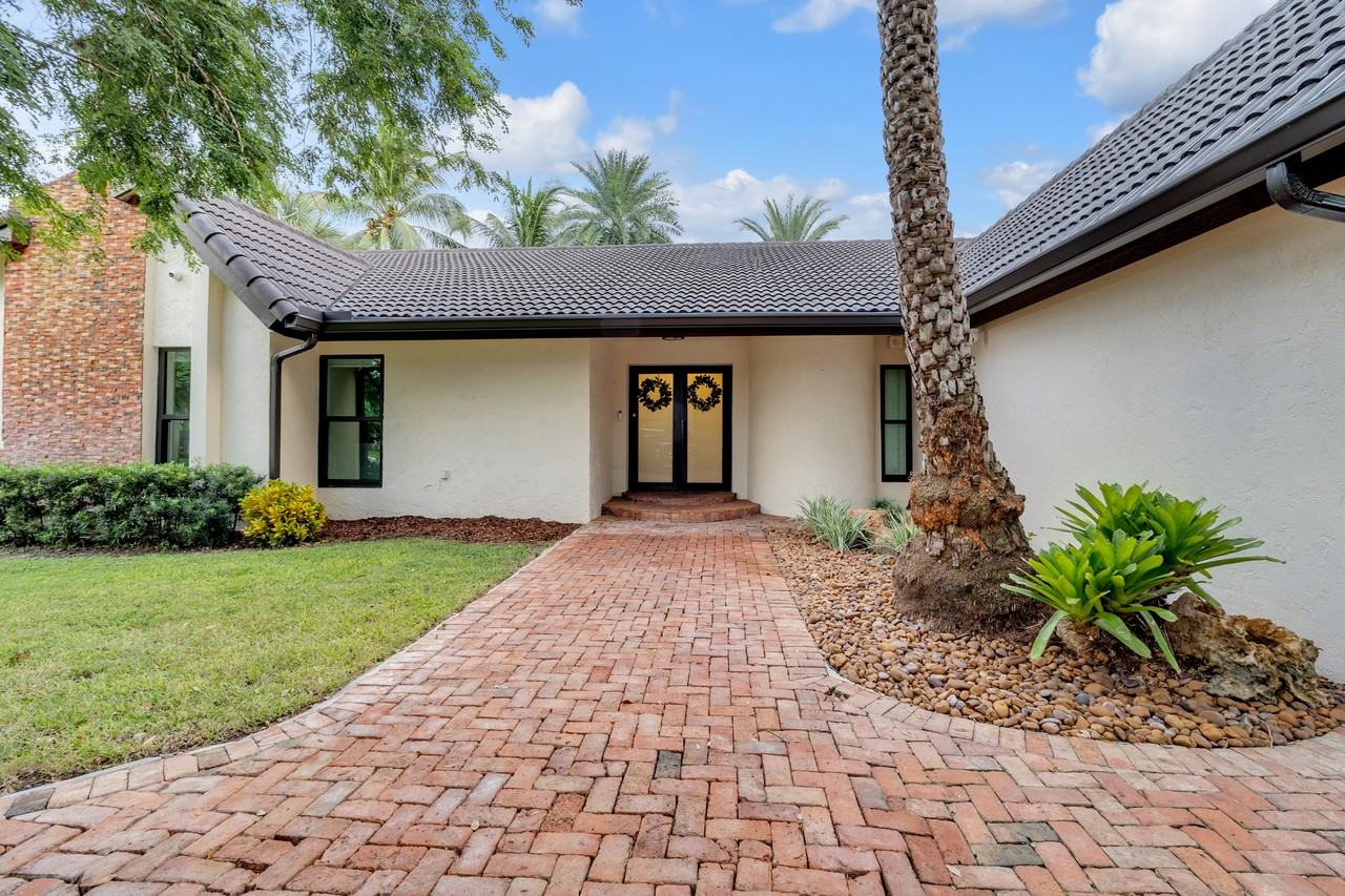 13400 North Calusa Club Drive #NA - Photo 4 of 47