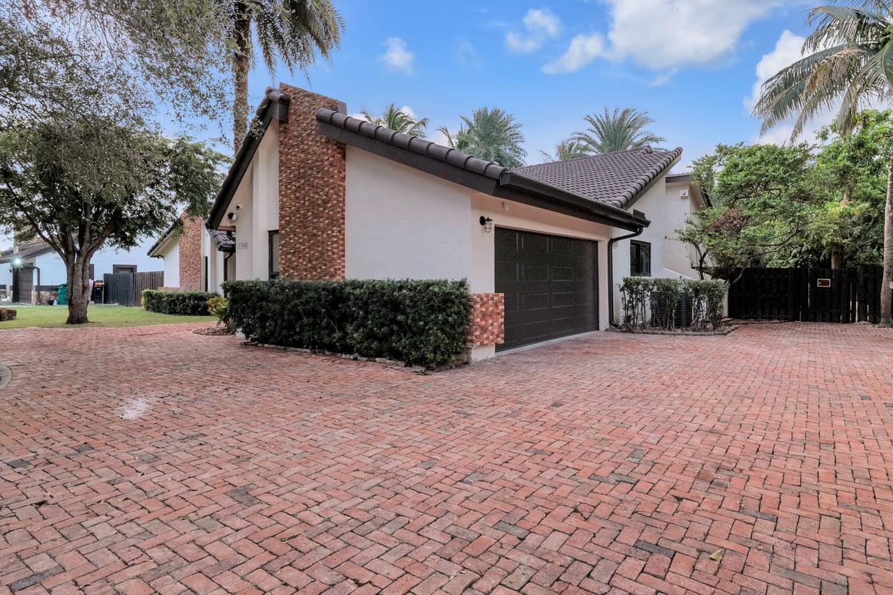 13400 North Calusa Club Drive #NA - Photo 5 of 47