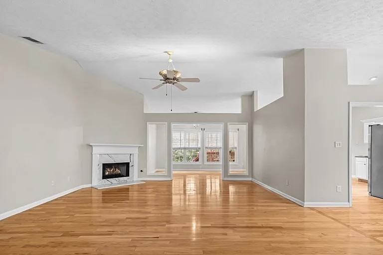 3275 Athalene Lane Southwest #4 - Photo 4 of 26