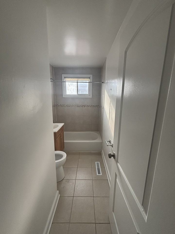 14311 Woodlawn Avenue #NA - Photo 4 of 7