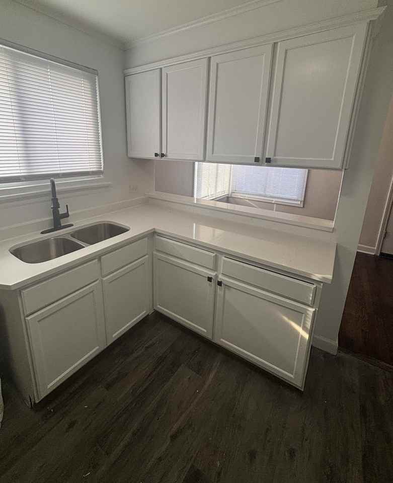 14311 Woodlawn Avenue #NA - Photo 5 of 7