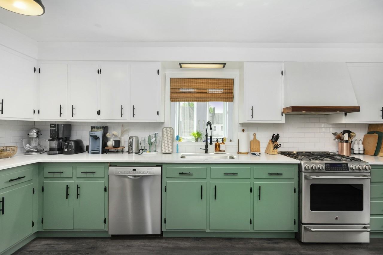 611 Varney Street, Unit 2 - Photo 3 of 21