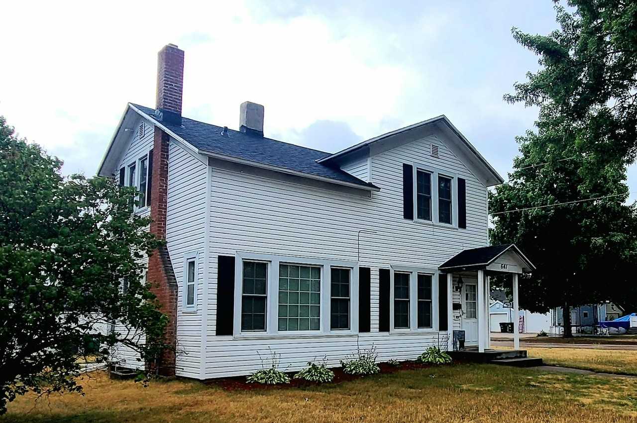 641 12th Street North - Photo 4 of 15