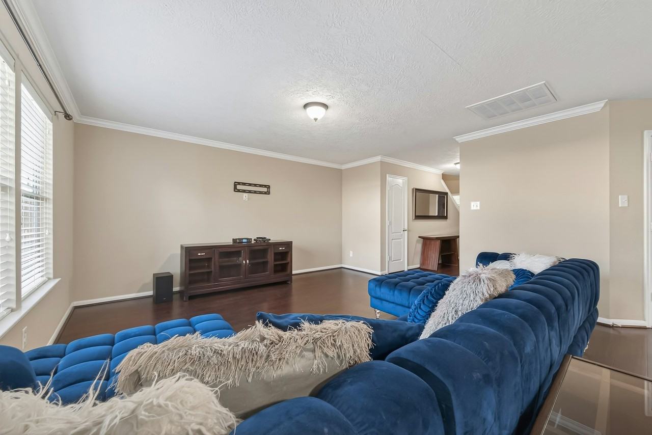 18110 Rexine Lane - Photo 3 of 50