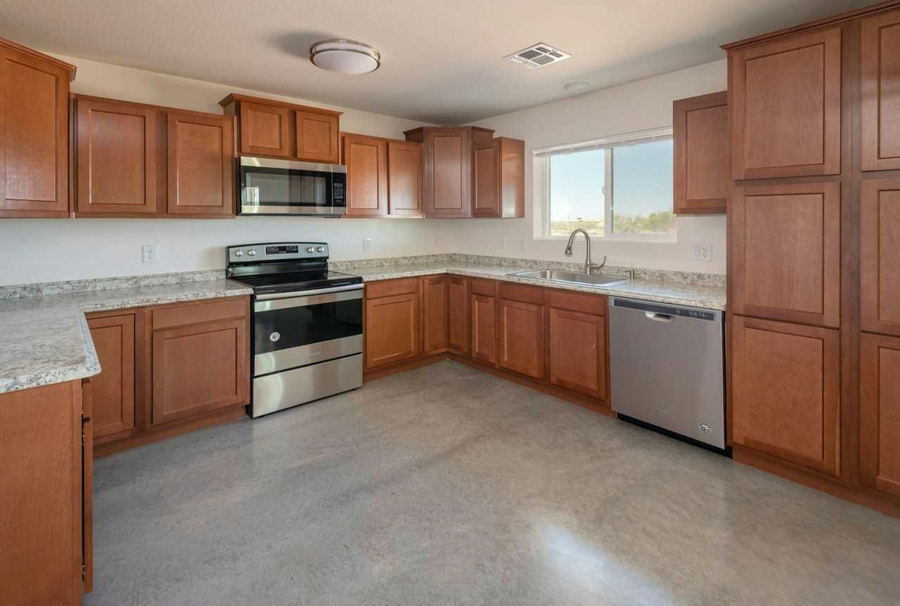 19928 E Casen St - Photo 5 of 32