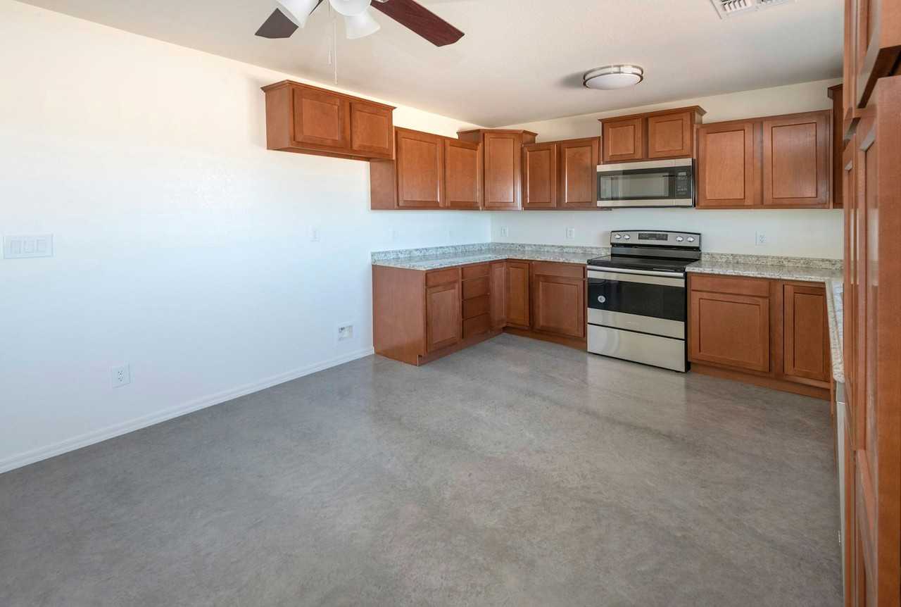 19928 E Casen St - Photo 6 of 32