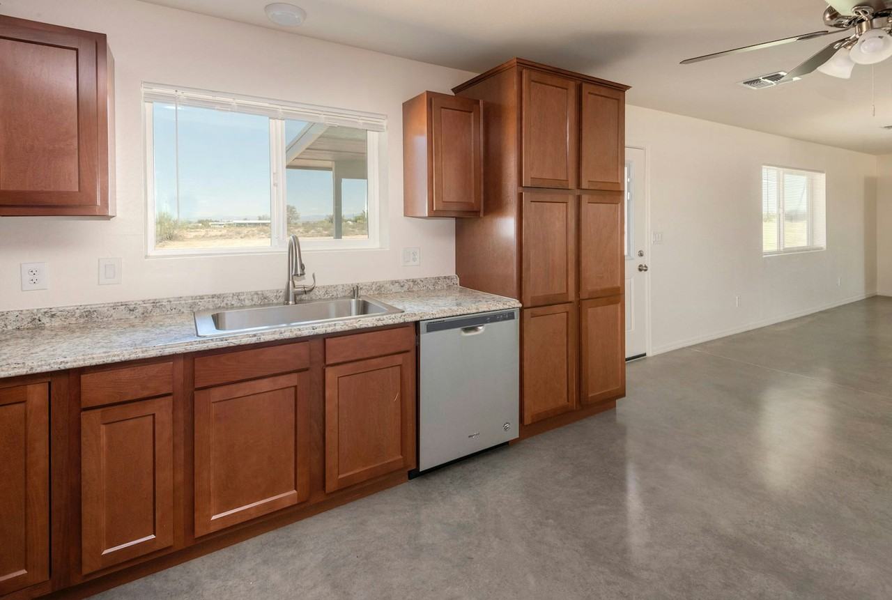 19928 E Casen St - Photo 7 of 32