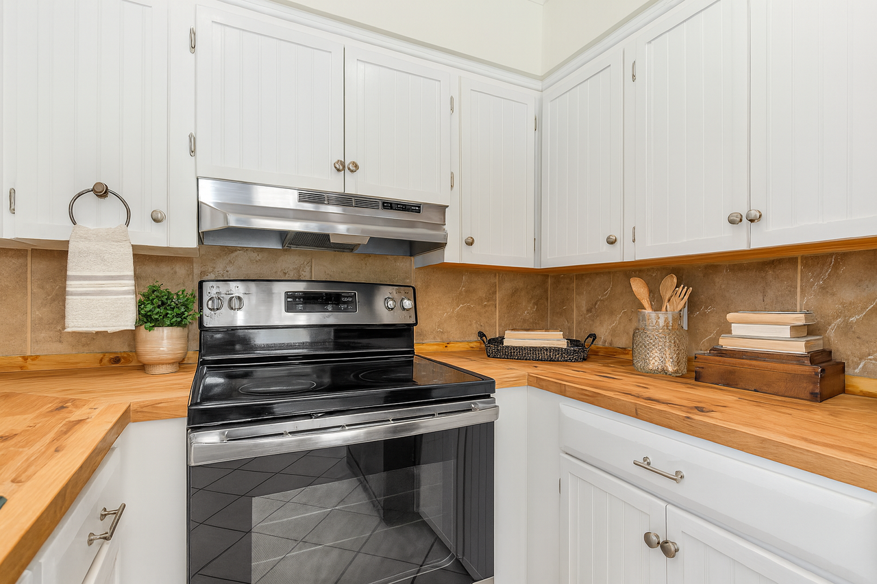 2132 Coronet Drive - Photo 5 of 13