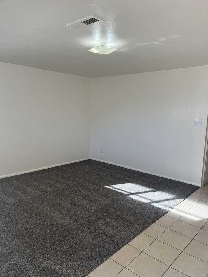 R - 275 N 100 W - HC - Photo 2 of 22