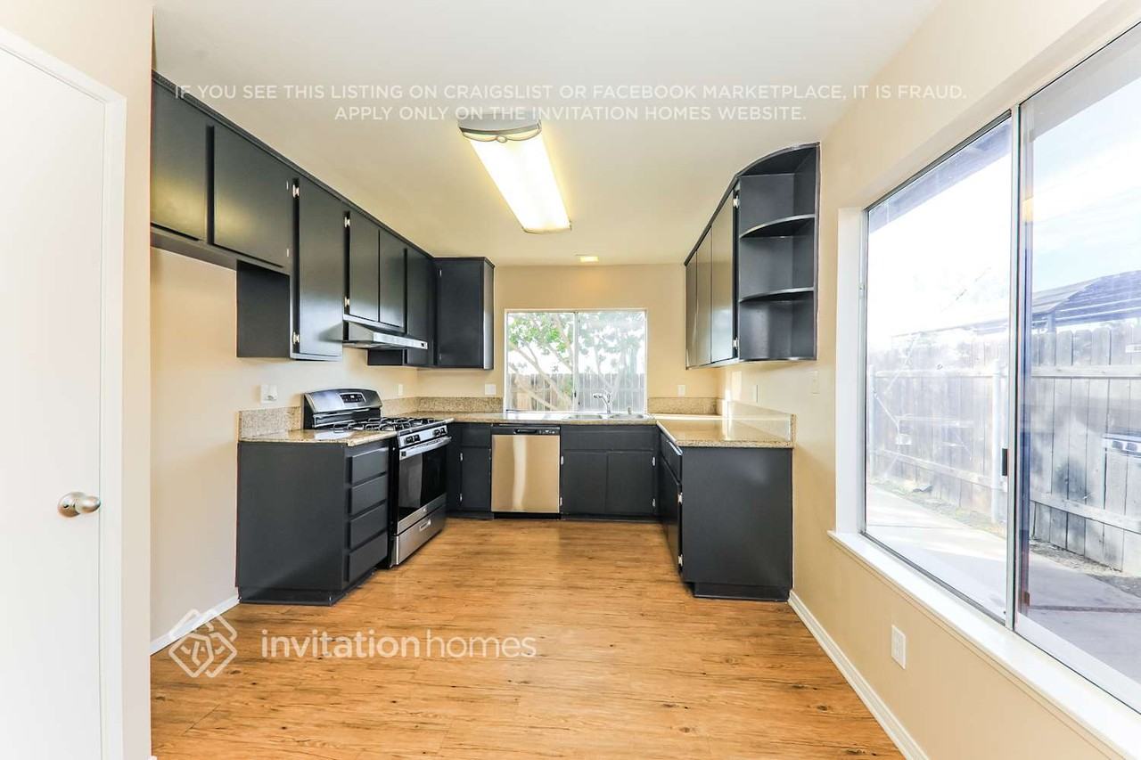 12303 Arenisca Verde Dr - Photo 7 of 17