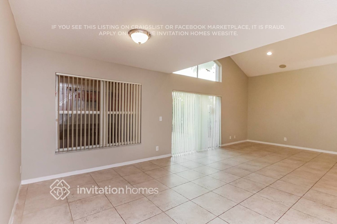 3580 Sw 51st St - Photo 6 of 18