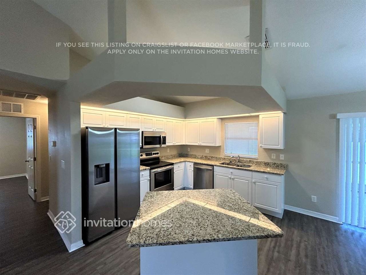 1917 Southwest 3rd Street - Photo 5 of 16