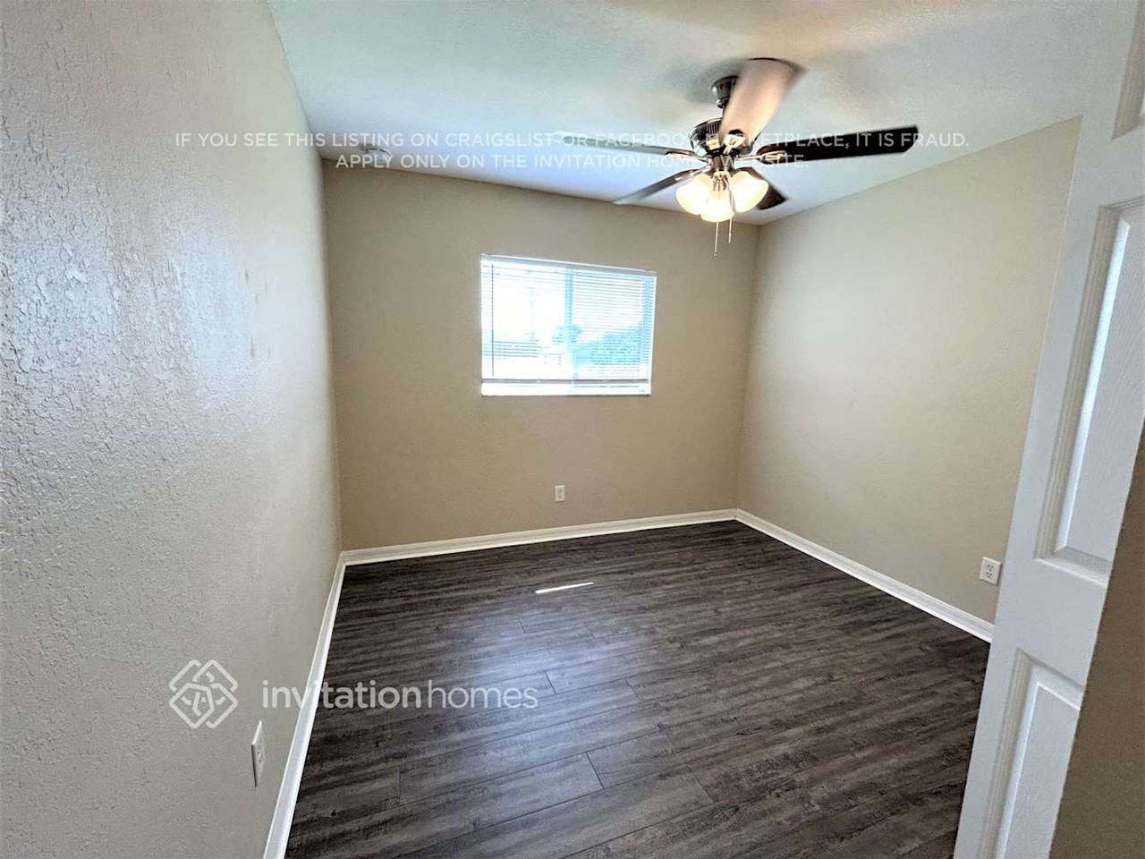 1917 Southwest 3rd Street - Photo 7 of 16