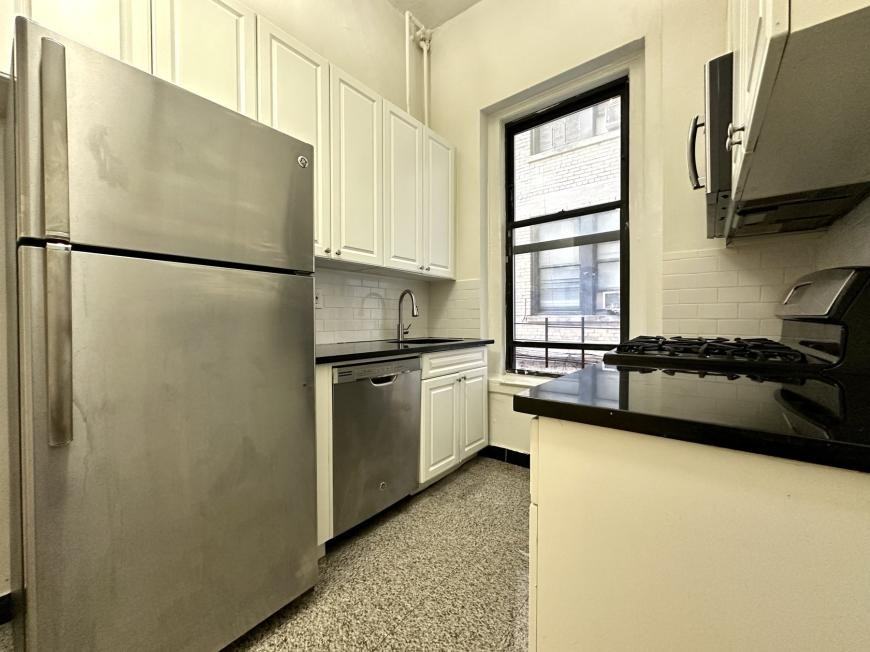 664 W 163rd St - Photo 4 of 9