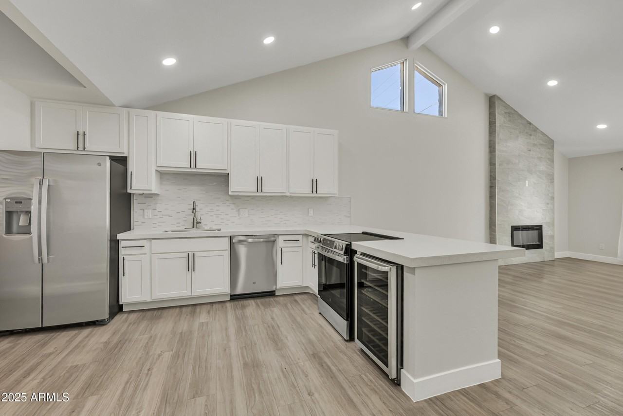 4317 North 29th Way - Photo 6 of 30