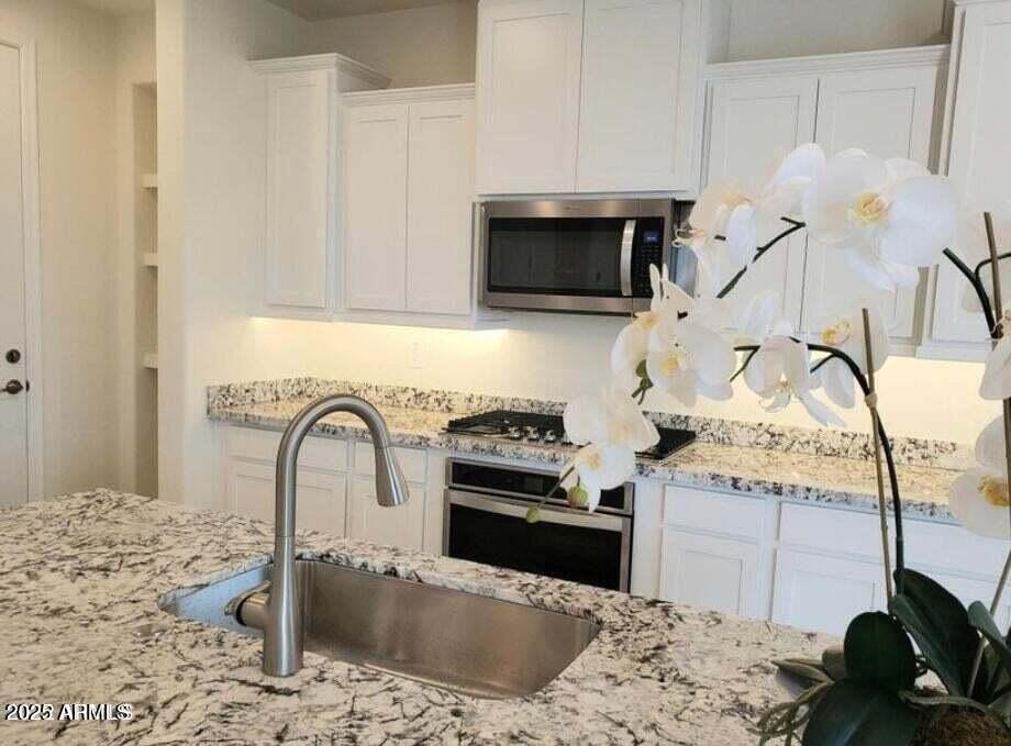 1912 East Rosemary Drive - Photo 3 of 13