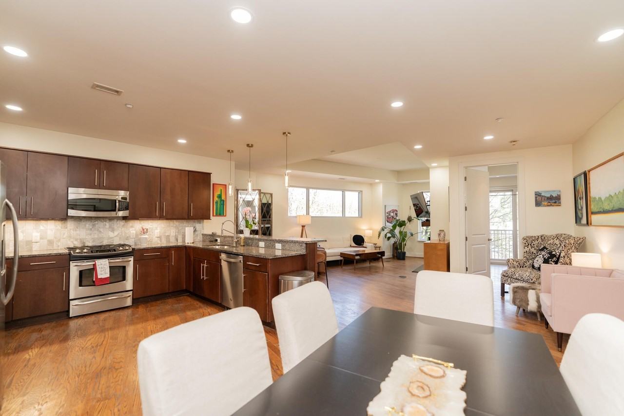 4 Cherokee Boulevard - Photo 2 of 50