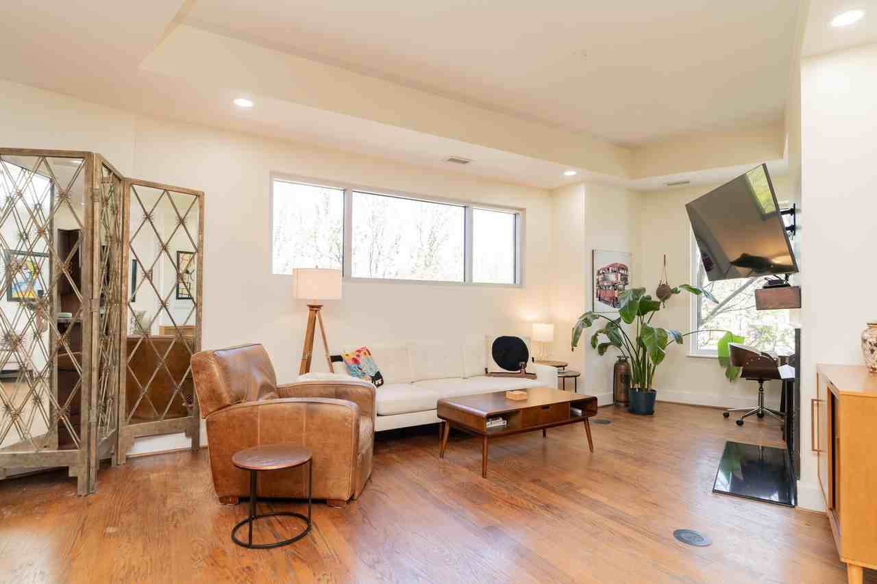 4 Cherokee Boulevard - Photo 4 of 50