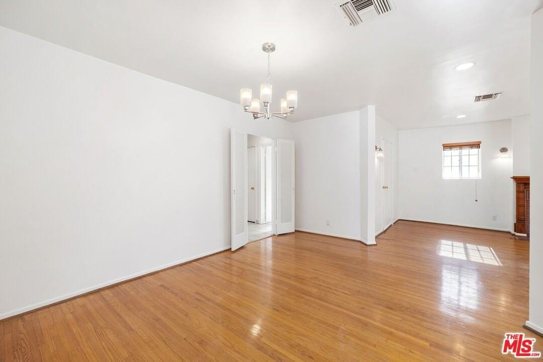 312 South Maple Drive - Photo 7 of 29