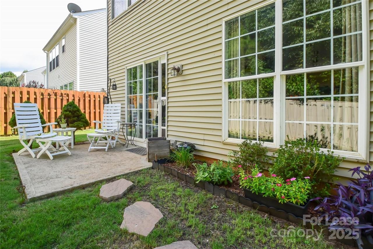 2121 Kaybird Lane - Photo 3 of 34