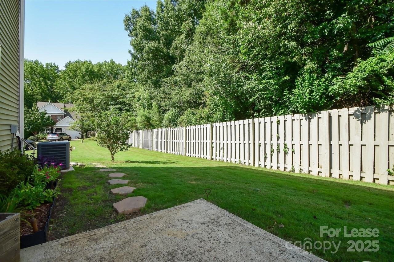 2121 Kaybird Lane - Photo 5 of 34