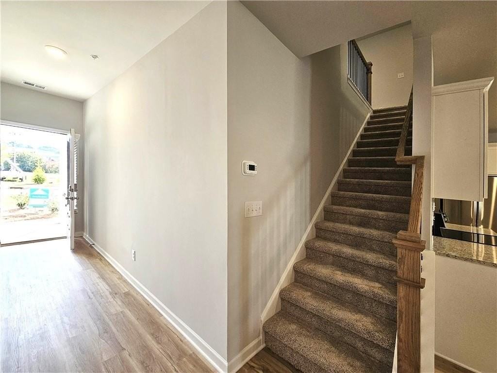 334 Lanier Circle - Photo 3 of 23