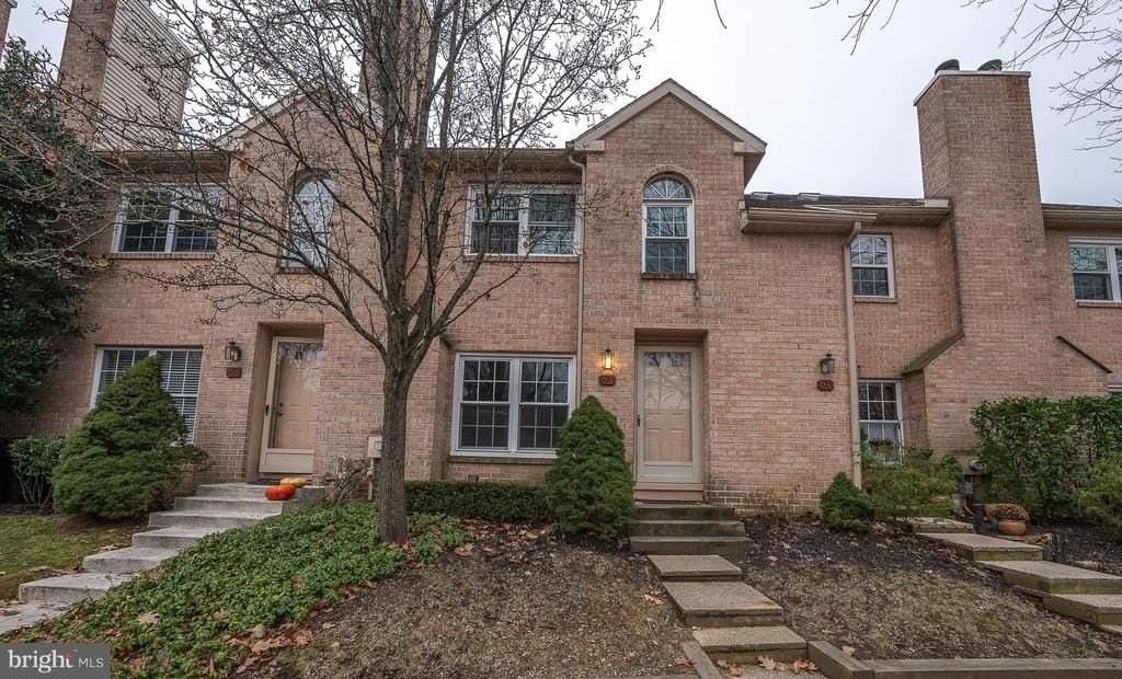 26 Rampart Drive - Photo 2 of 39