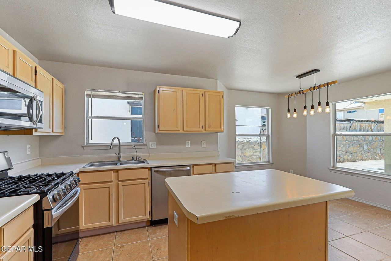 409 Desert Chicory Street - Photo 6 of 28