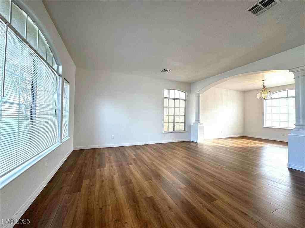 7913 Waterfalls Avenue - Photo 5 of 45