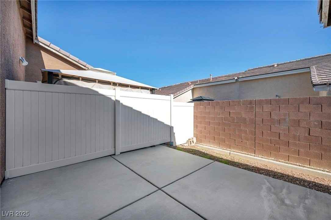 1057 Appleblossom Bloom Avenue - Photo 7 of 41