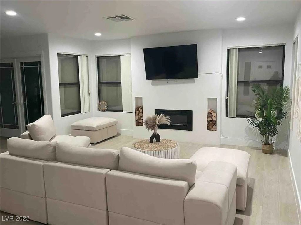 3004 Ocean View Drive - Photo 4 of 27