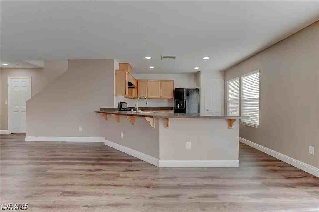 7021 Town Forest Avenue - Photo 5 of 25