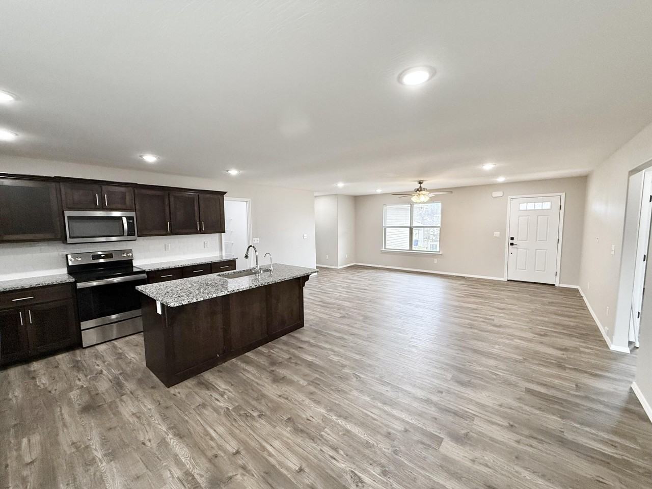 633 Southgate Street - Photo 6 of 39