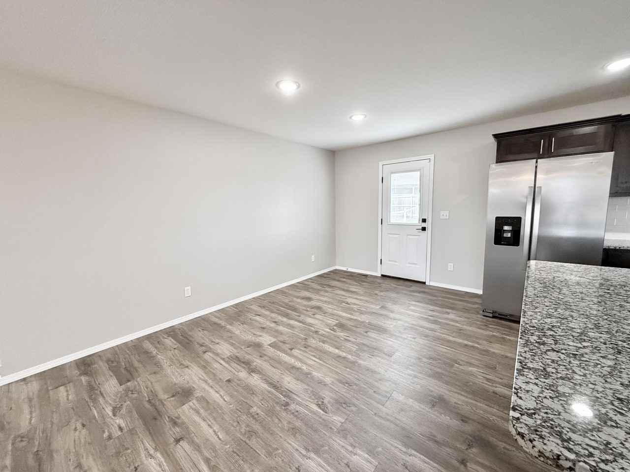 633 Southgate Street - Photo 7 of 39