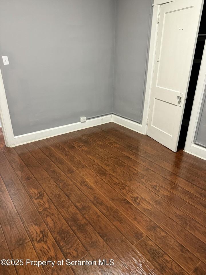 834 Monroe Ave 2nd Fl #2ndFL - Photo 5 of 13