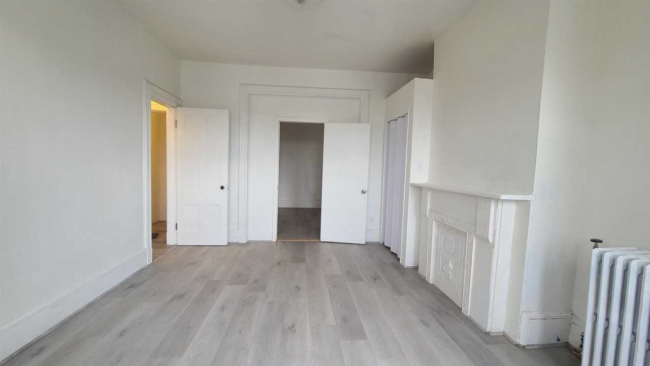 242 Bowers St #3 - Photo 2 of 18