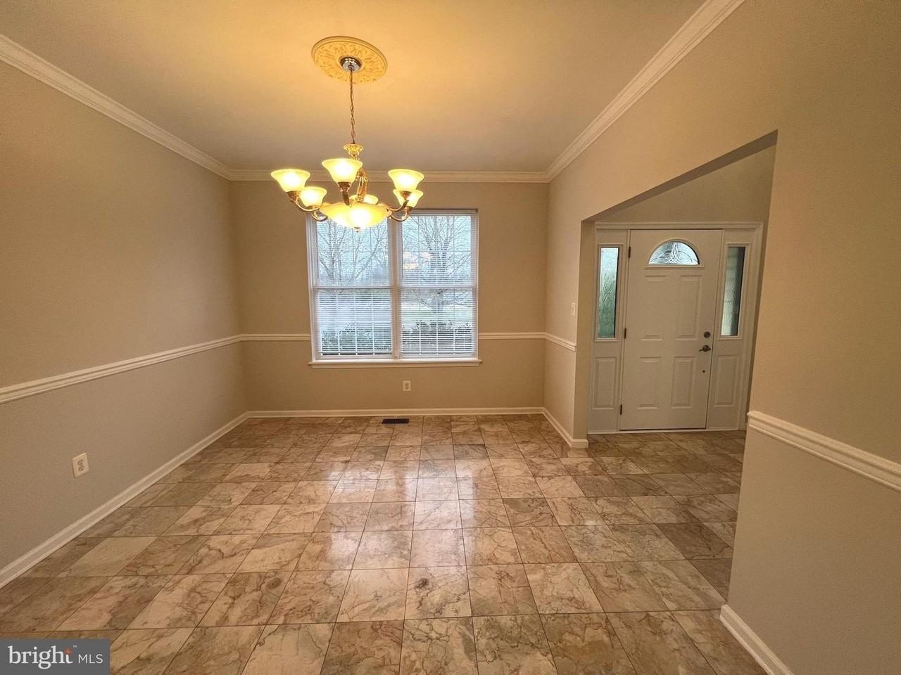 697 Wimbledon Ln - Photo 5 of 24