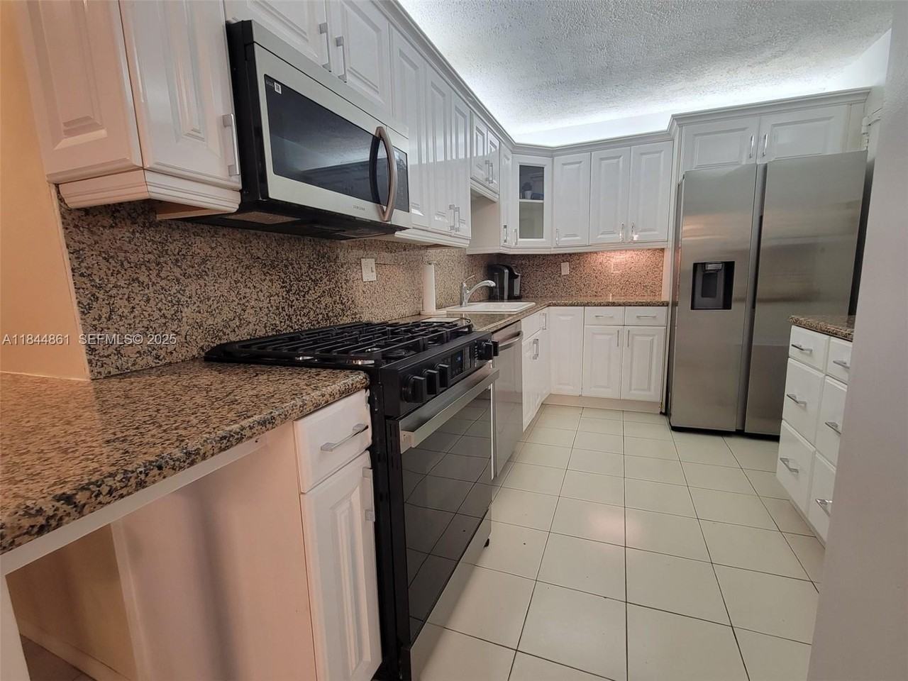 3140 S Ocean Dr #1102 - Photo 3 of 30