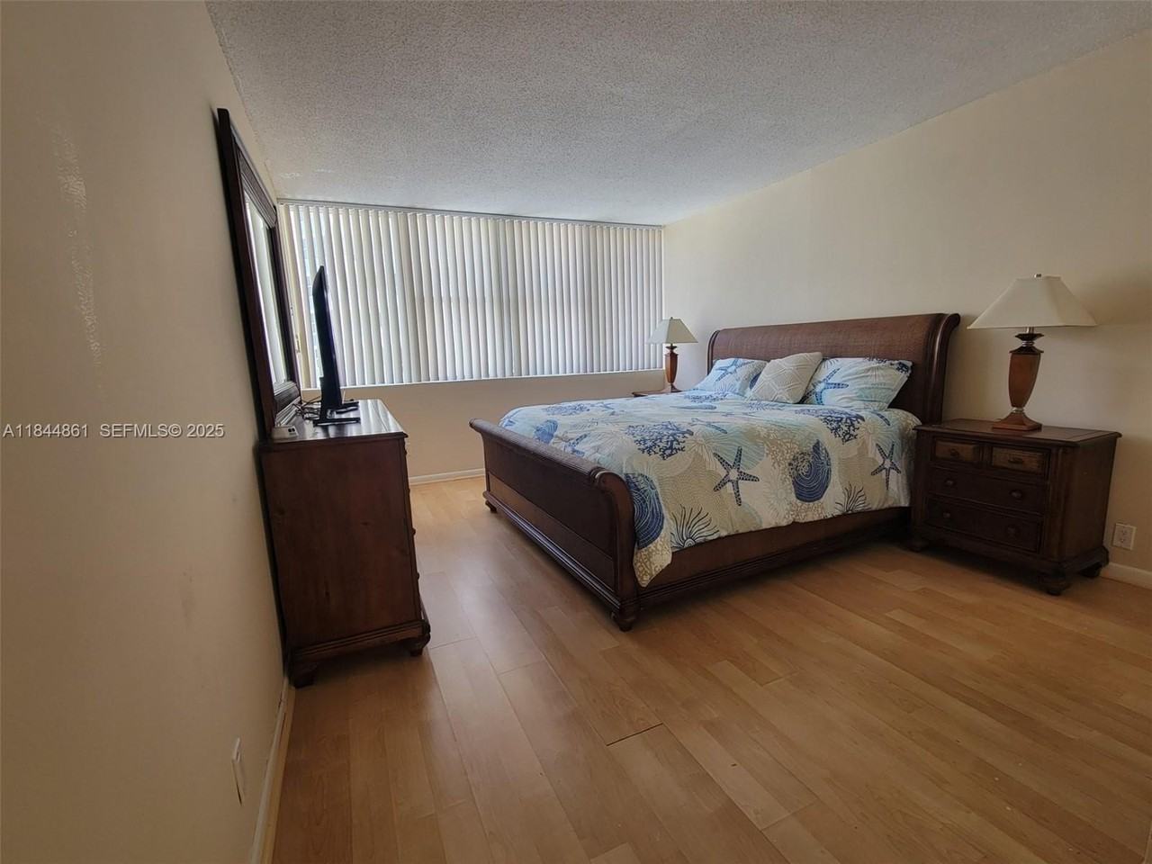 3140 S Ocean Dr #1102 - Photo 6 of 30