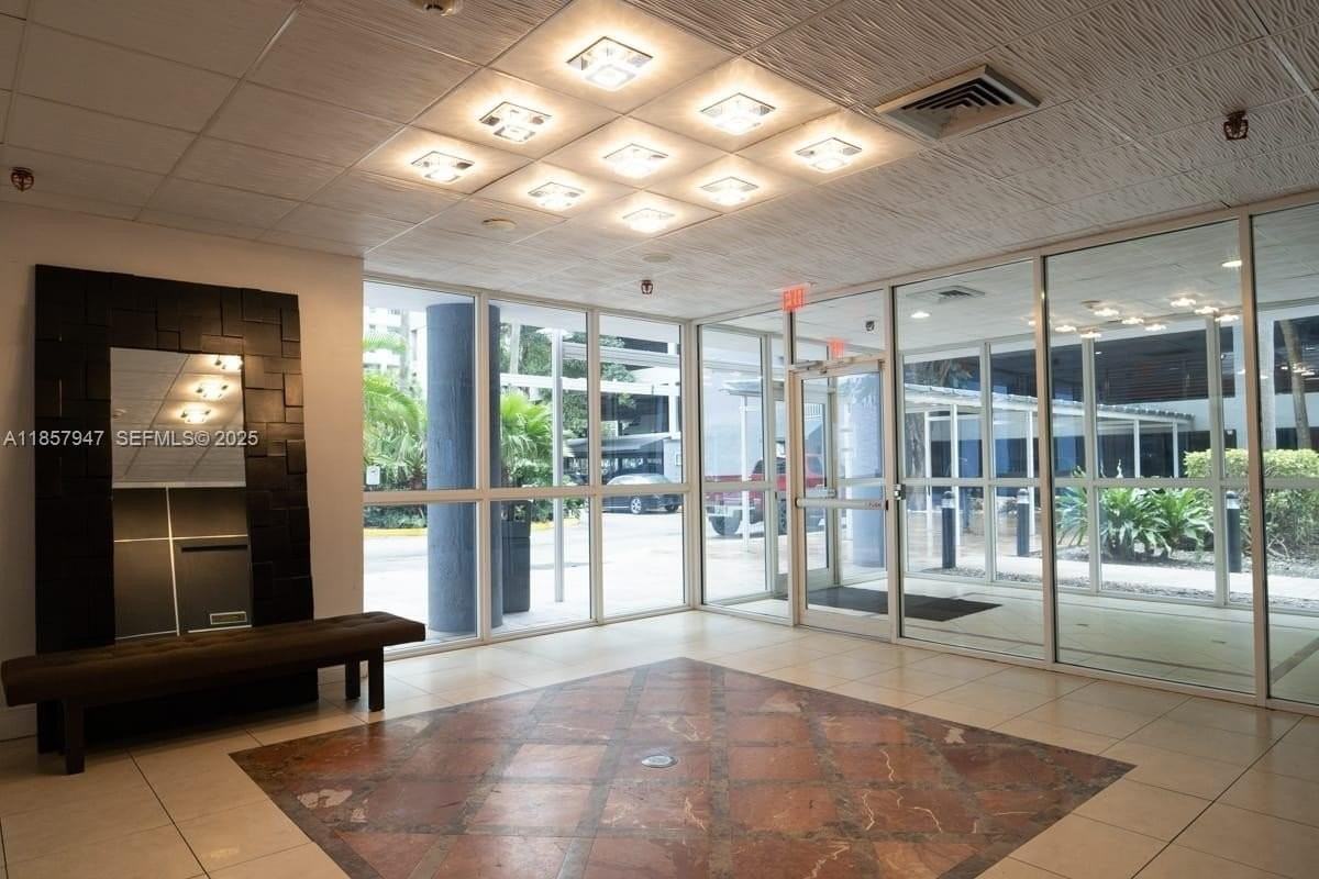 800 N Miami Ave #E606 - Photo 5 of 25