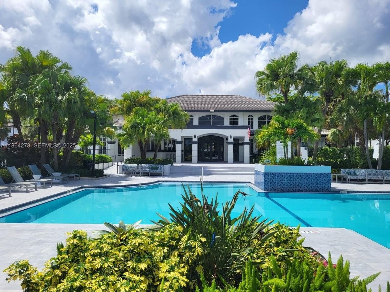 4555 Nw 99th Ave #103