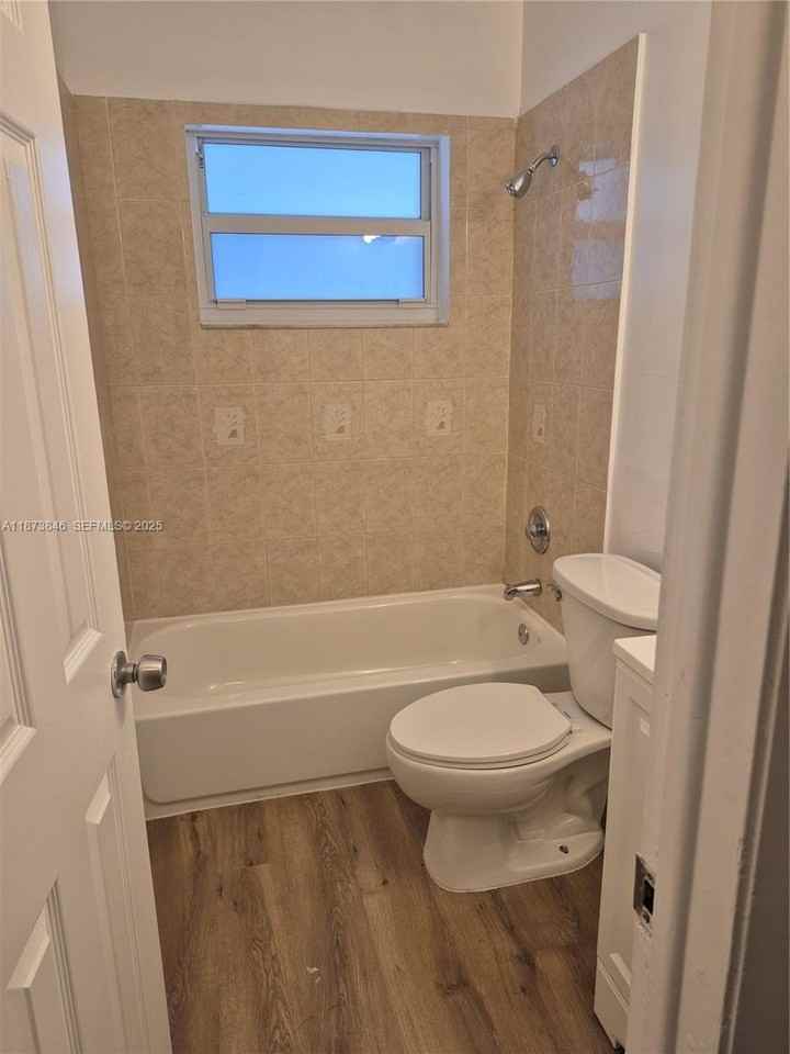 216 Sw 9th St #2 - Photo 6 of 19