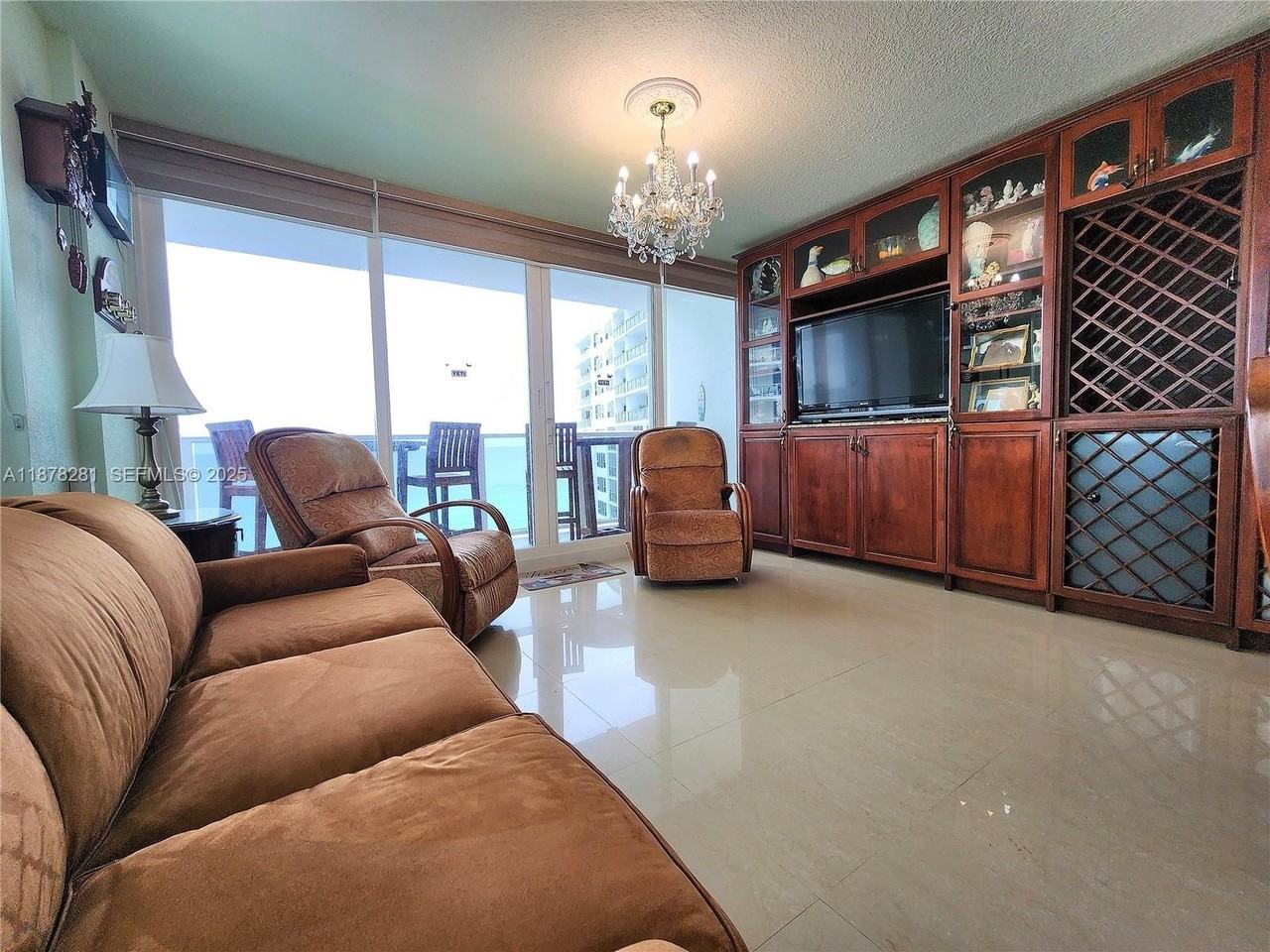 3505 S Ocean Dr #1006 - Photo 4 of 29
