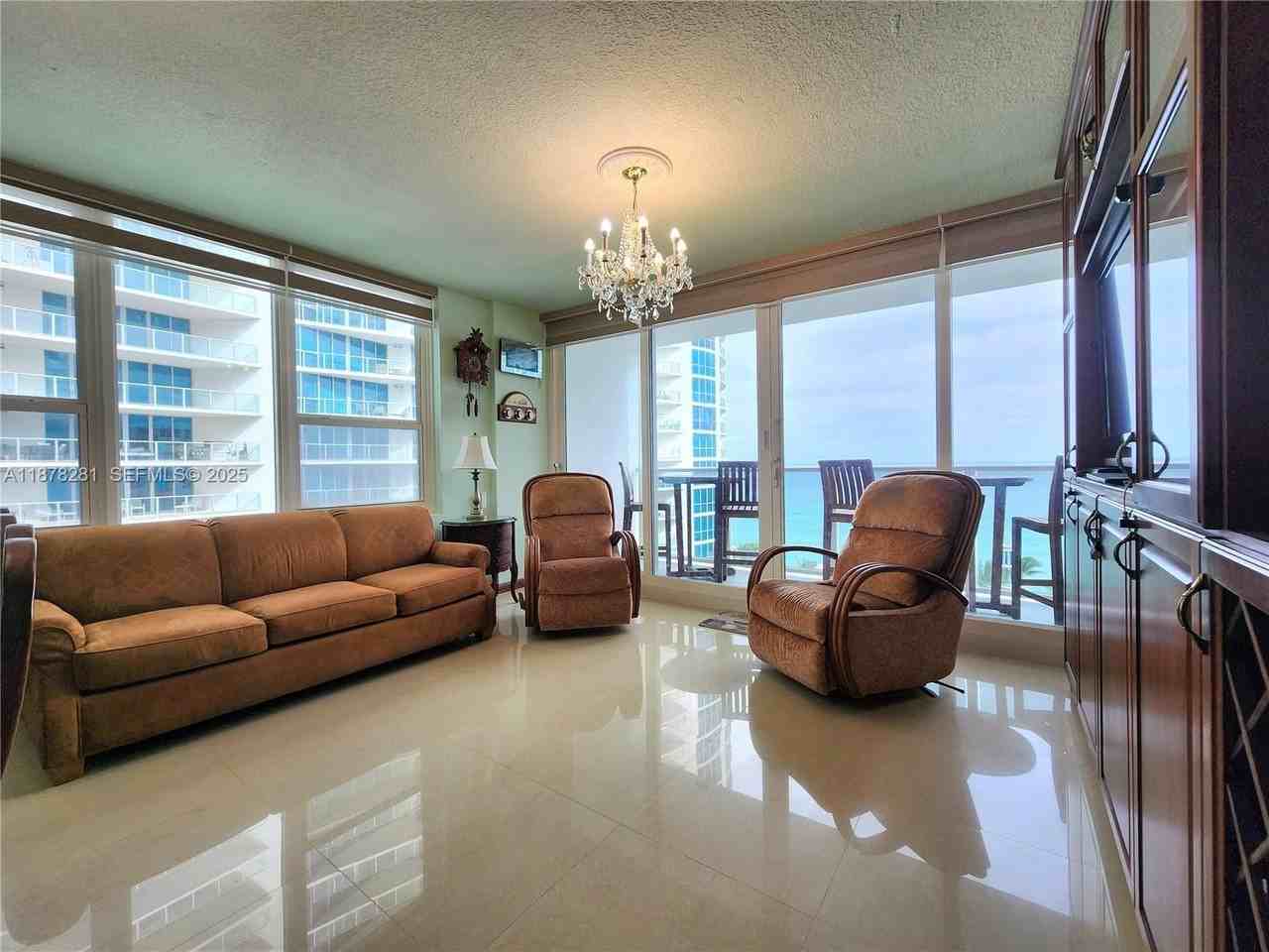 3505 S Ocean Dr #1006 - Photo 5 of 29