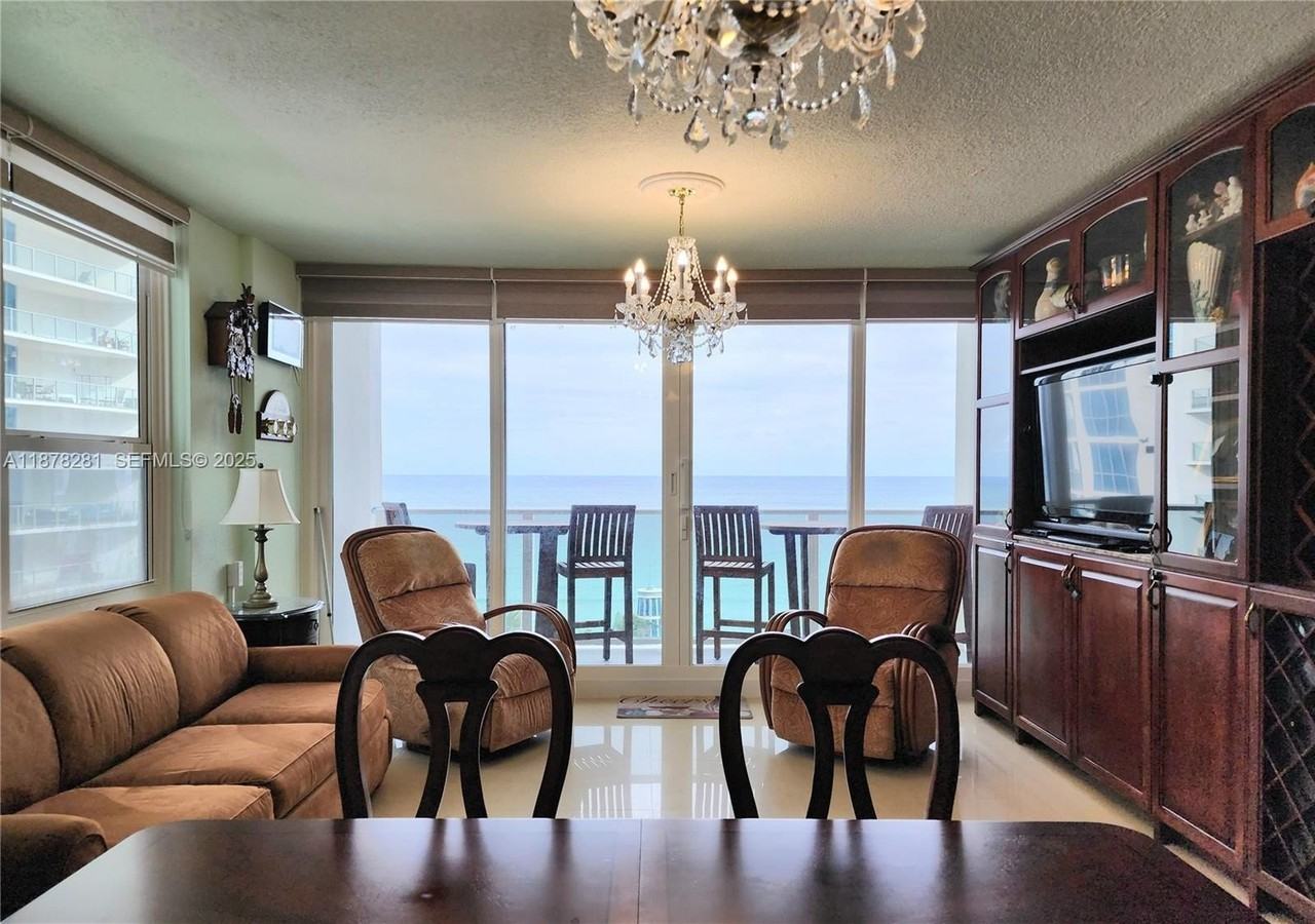 3505 S Ocean Dr #1006 - Photo 6 of 29